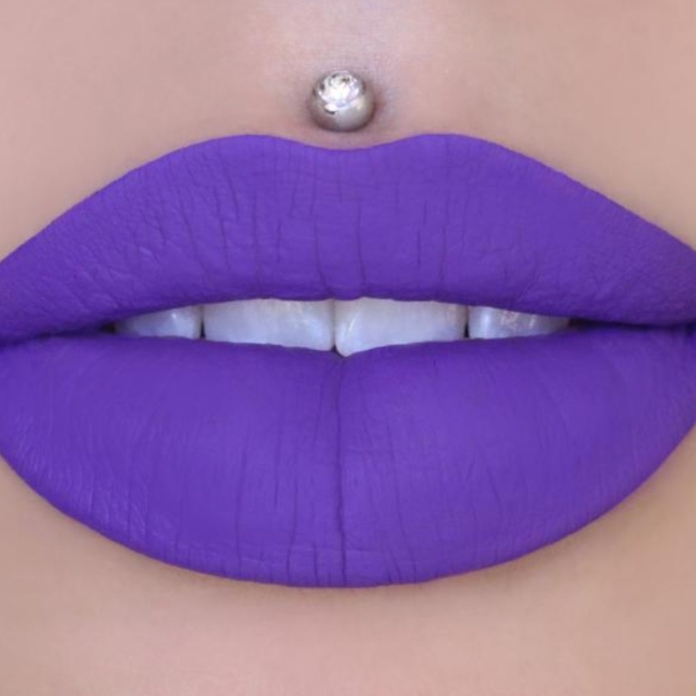 Jeffree Star velour liquid lipstick I'm royalty